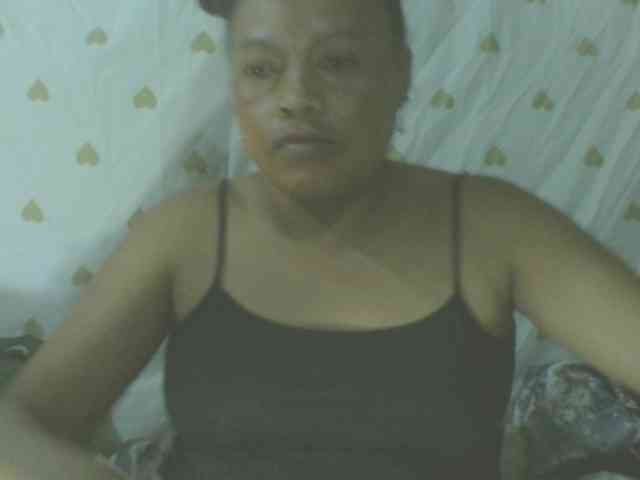 LorahXVane webcam