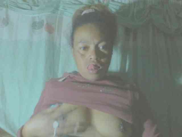 LorahXVane webcam