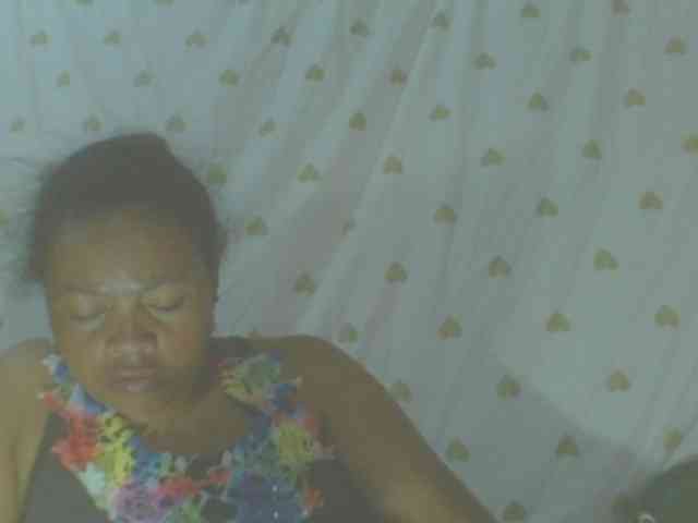 LorahXVane webcam