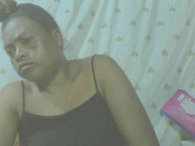 LorahXVane webcam