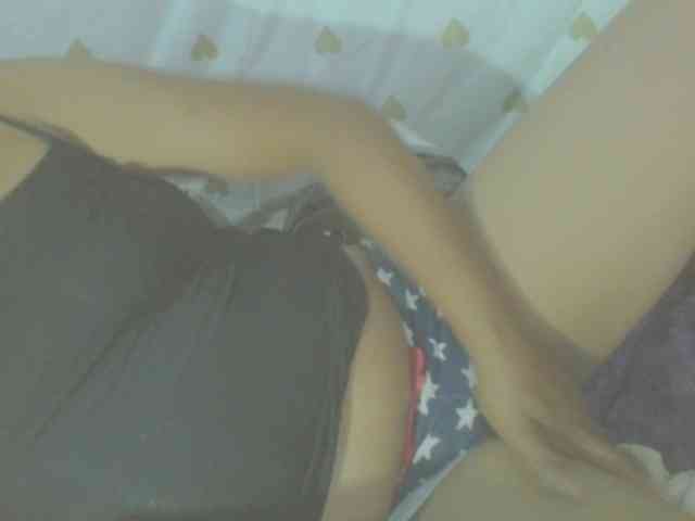 LorahXVane webcam