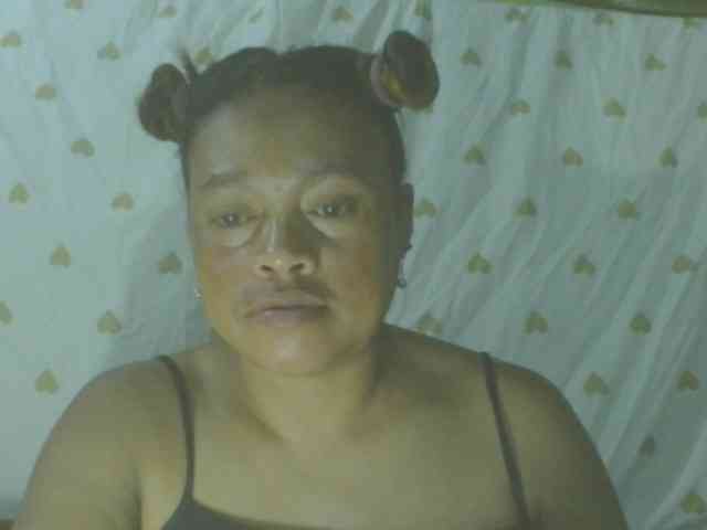 LorahXVane webcam