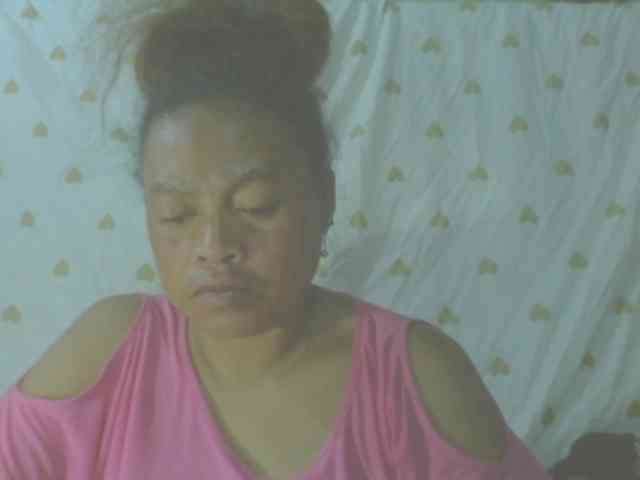 LorahXVane webcam