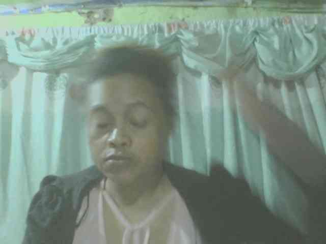 LorahXVane webcam