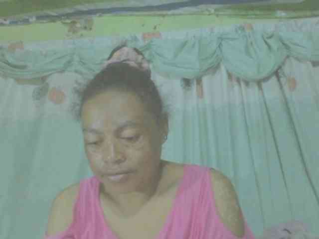 LorahXVane webcam