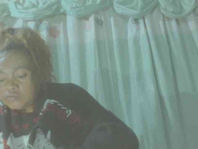 LorahXVane webcam