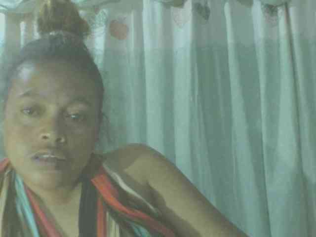 LorahXVane webcam