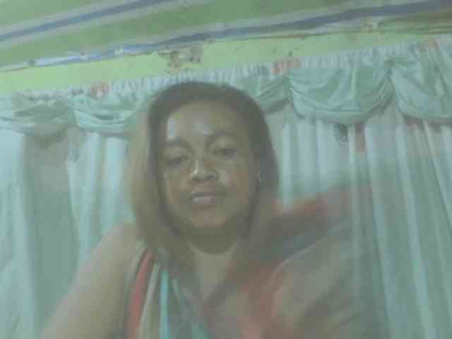 LorahXVane webcam