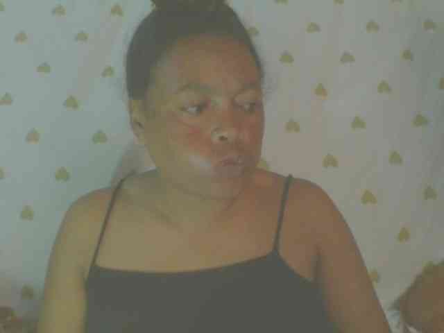 LorahXVane webcam