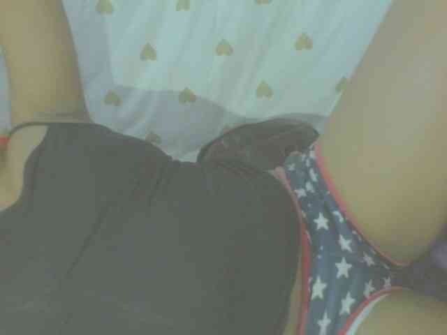 LorahXVane webcam