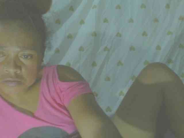 LorahXVane webcam