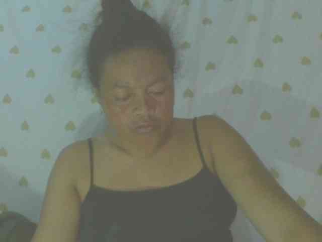 LorahXVane webcam