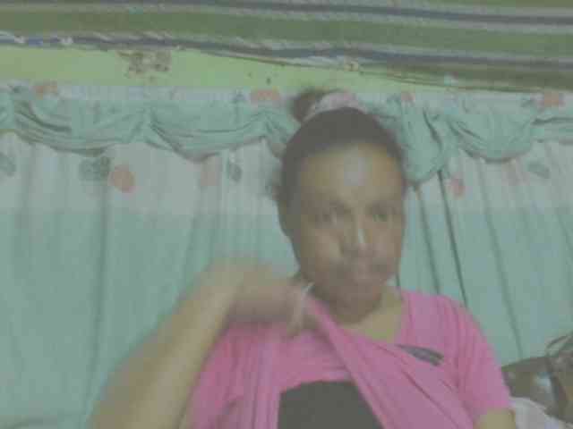 LorahXVane webcam