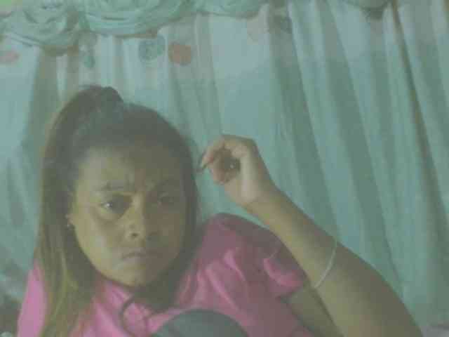 LorahXVane webcam