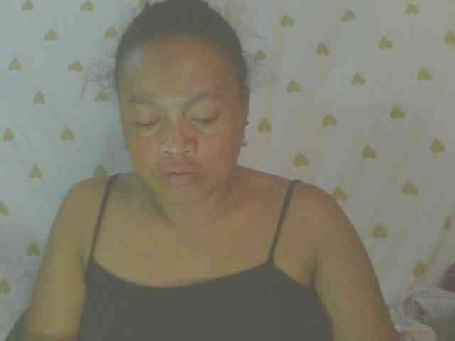 LorahXVane webcam