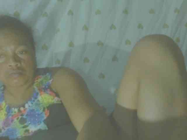LorahXVane webcam