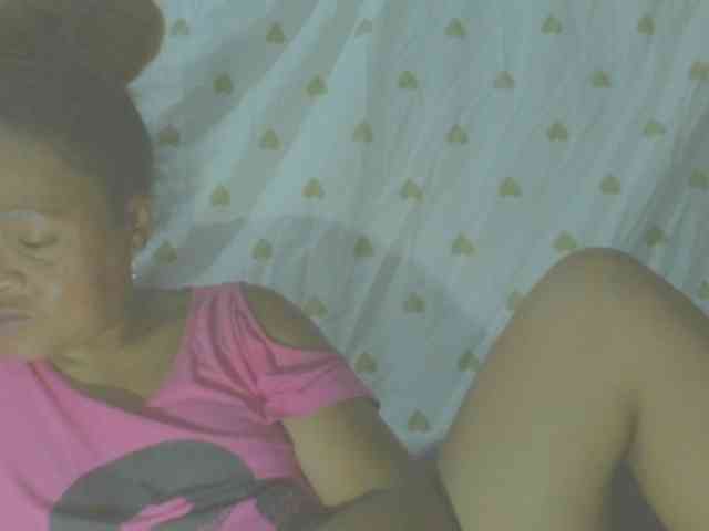LorahXVane webcam