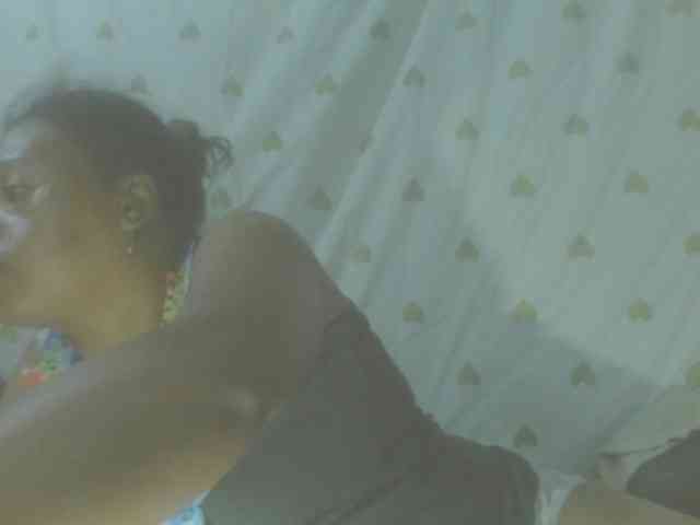 LorahXVane webcam