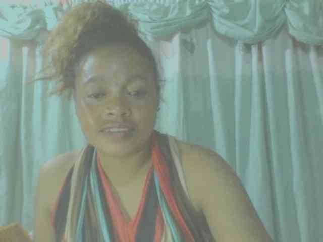 LorahXVane webcam
