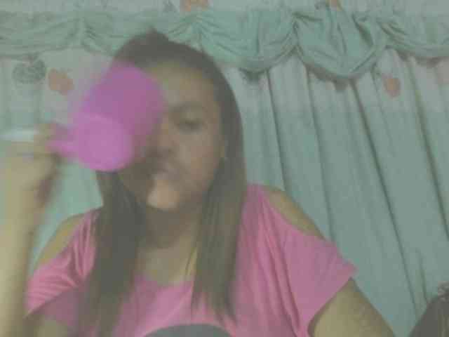 LorahXVane webcam