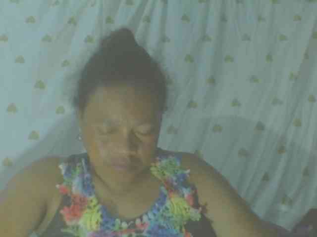 LorahXVane webcam