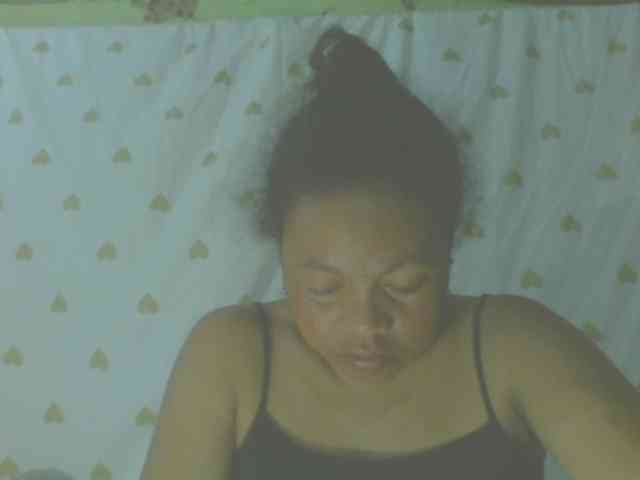 LorahXVane webcam