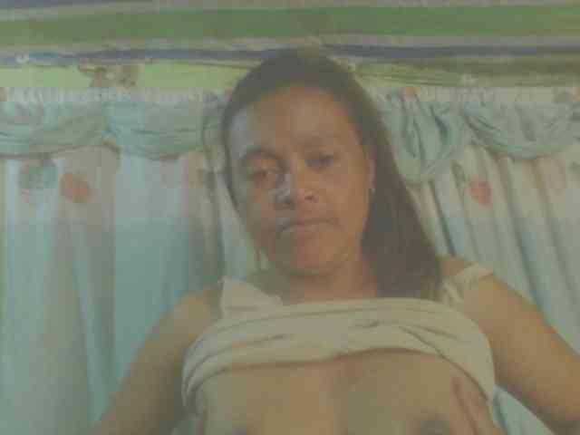 LorahXVane webcam