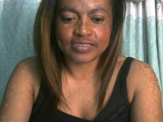 LorahXVane webcam