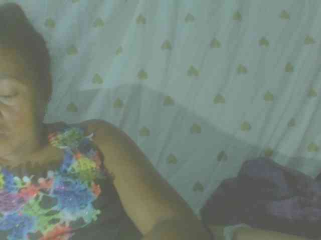 LorahXVane webcam