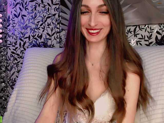 Amellea's BongaCams show and profile