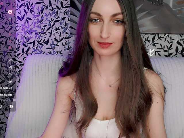 Amellea's BongaCams show and profile