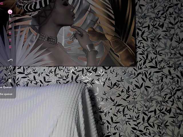 Amellea's BongaCams show and profile