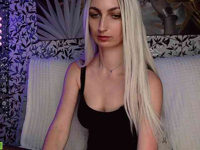 sexy striptease show Amellea