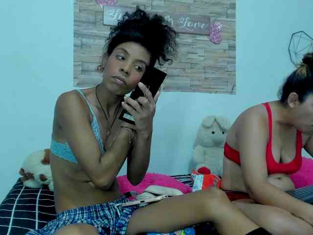 cumloves Live Webcam on BongaCams