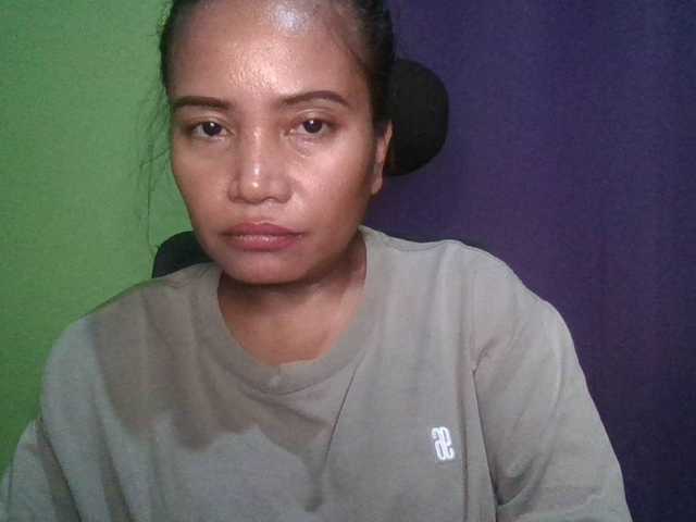 emmannuele webcam bongacams model stream image