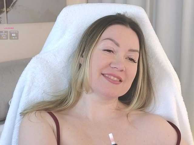 AmieHerry's BongaCams show and profile