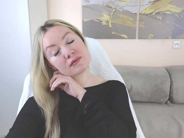 AmieHerry's BongaCams show and profile