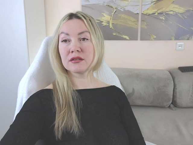 AmieHerry's BongaCams show and profile