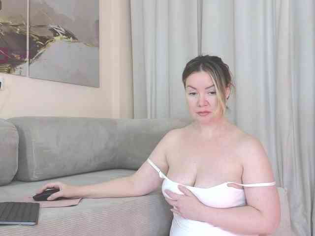 Elya_ webcam