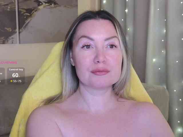 Elya_ webcam