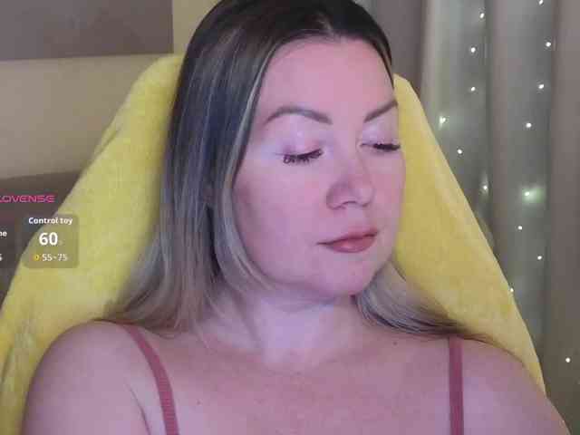 Elya_ webcam