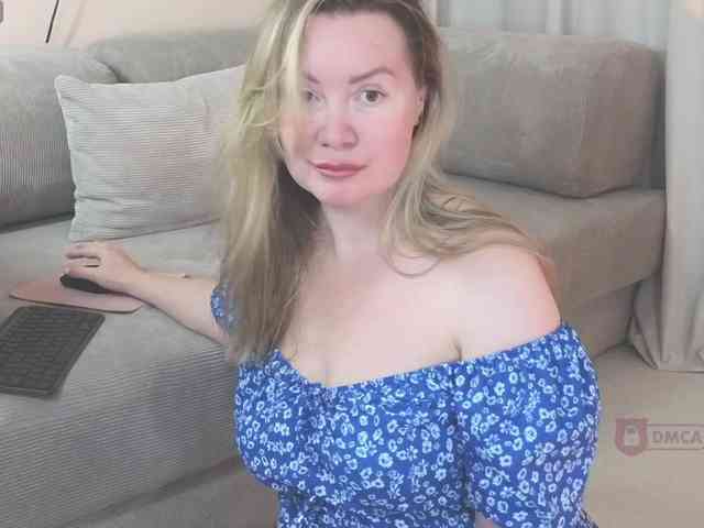 Elya_ webcam