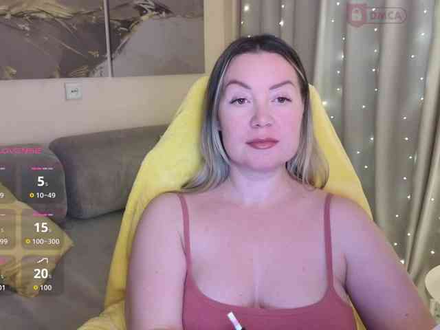 Elya_ webcam