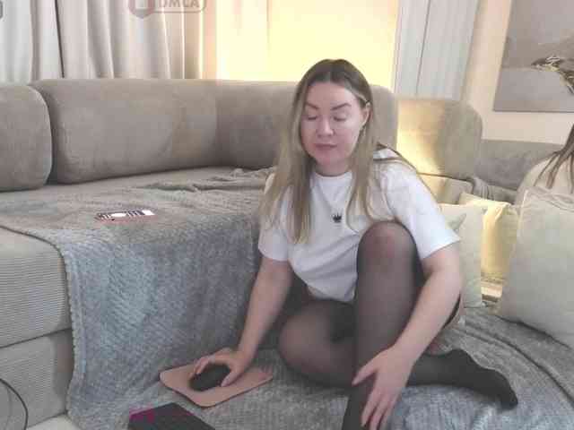 Elya_ webcam