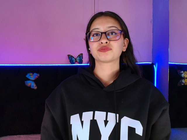 katnisslovee's BongaCams show and profile
