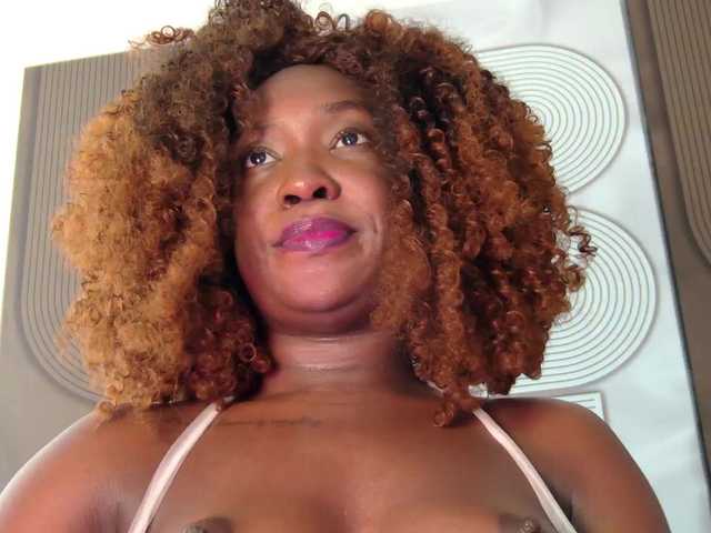 aidaadams's BongaCams show and profile