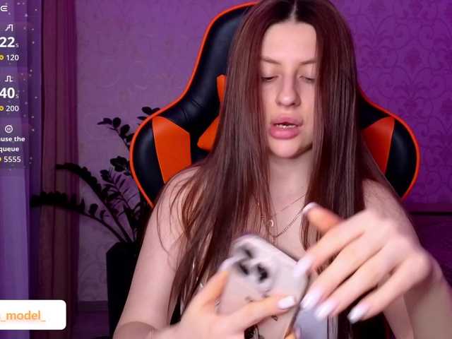 NikaMusic's BongaCams show and profile