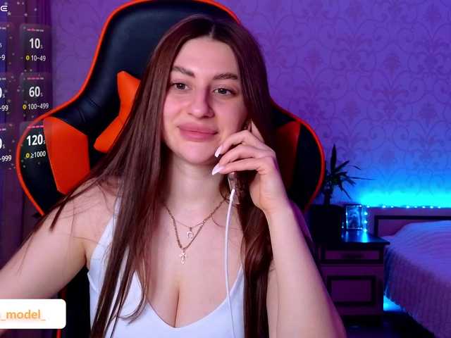 NikaMusic's BongaCams show and profile