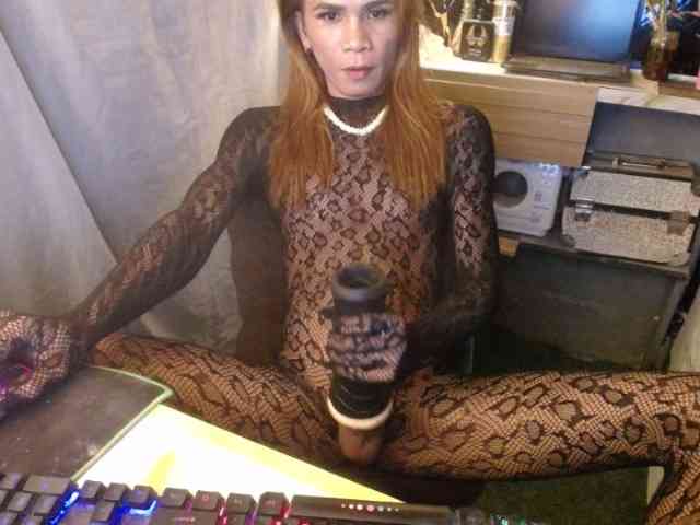 Hugecock2hundlex Live Webcam on BongaCams