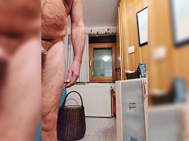 Sunshine-Lady33's BongaCams show and profile